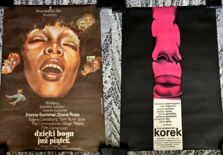 Dwa plakaty filmowe: z lewej "Dzieci bogu już piątek" z Donna Summer, z prawej "Korek" z Marcello Mastroianni. Oba filmy od 21 lat.