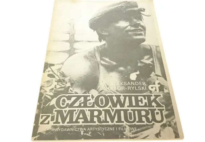 Okładka filmu "Człowiek z marmuru" w reżyserii Aleksandra Ścibora-Rylskiego.