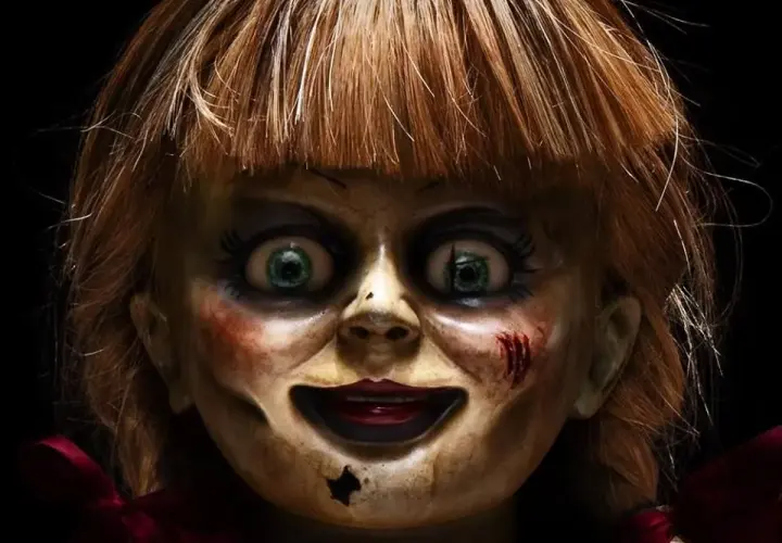 Annabelle horror: mroczne tajemnice lalki, które przerażają widzów