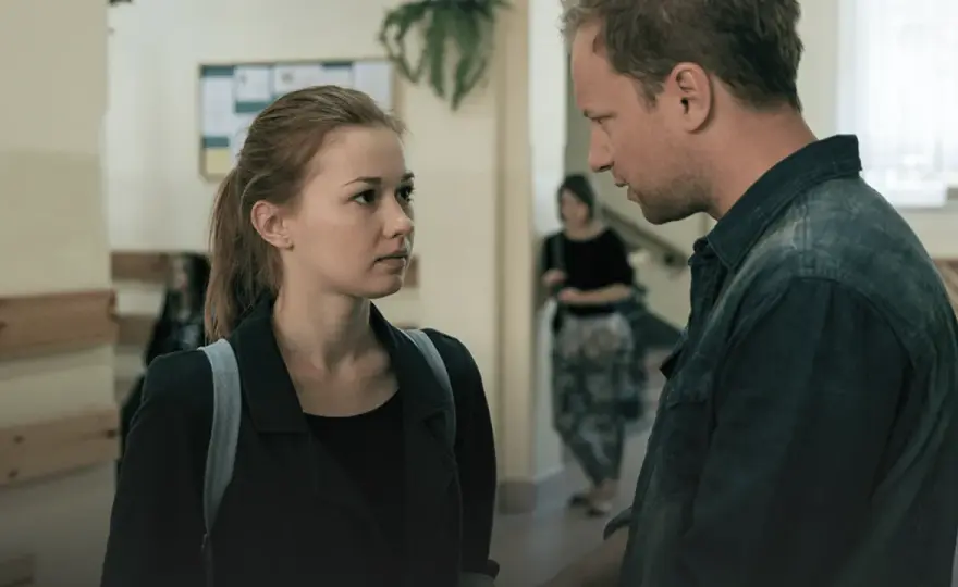 Belfer sezon 1 - mroczna tajemnica śmierci uczennicy w małym miasteczku
