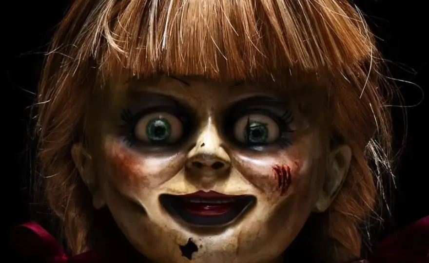 Annabelle horror: mroczne tajemnice lalki, które przerażają widzów